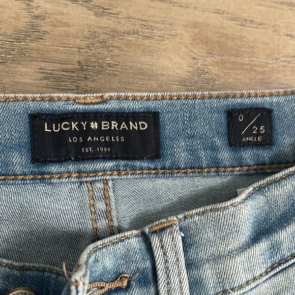 Lucky brand women’s jeans great condition
Worn only couple times - Picture 4 of 7